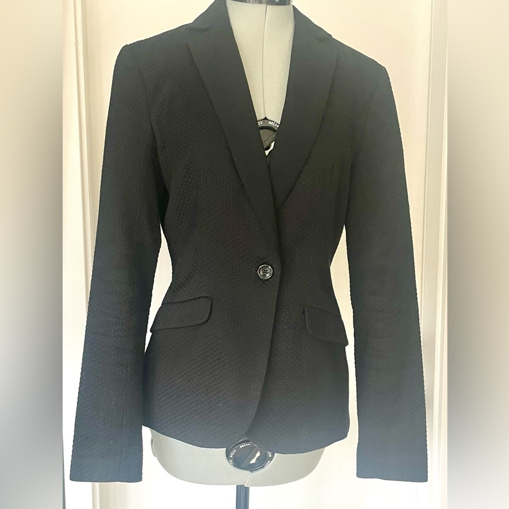 Robbi & Nikki Tux style fitted blazer, waffle texture, lined, black, DSA, EUC